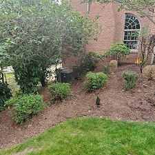 Awesome-mulch-instillation-and-bed-maintenance-in-Upper-St-Clair-Pa 8