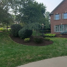 Awesome-mulch-instillation-and-bed-maintenance-in-Upper-St-Clair-Pa 5