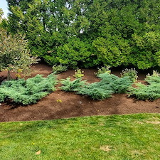 Complete-garden-bed-renovation-and-seasonal-mulching-in-Pittsburgh-Pa 3