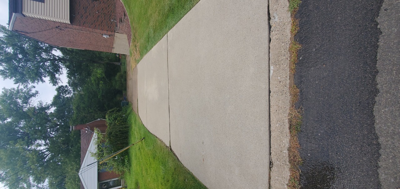Top notch Concrete cleaning in West Mifflin, Pa
