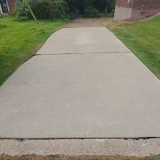 Top-notch-Concrete-cleaning-in-West-Mifflin-Pa 0